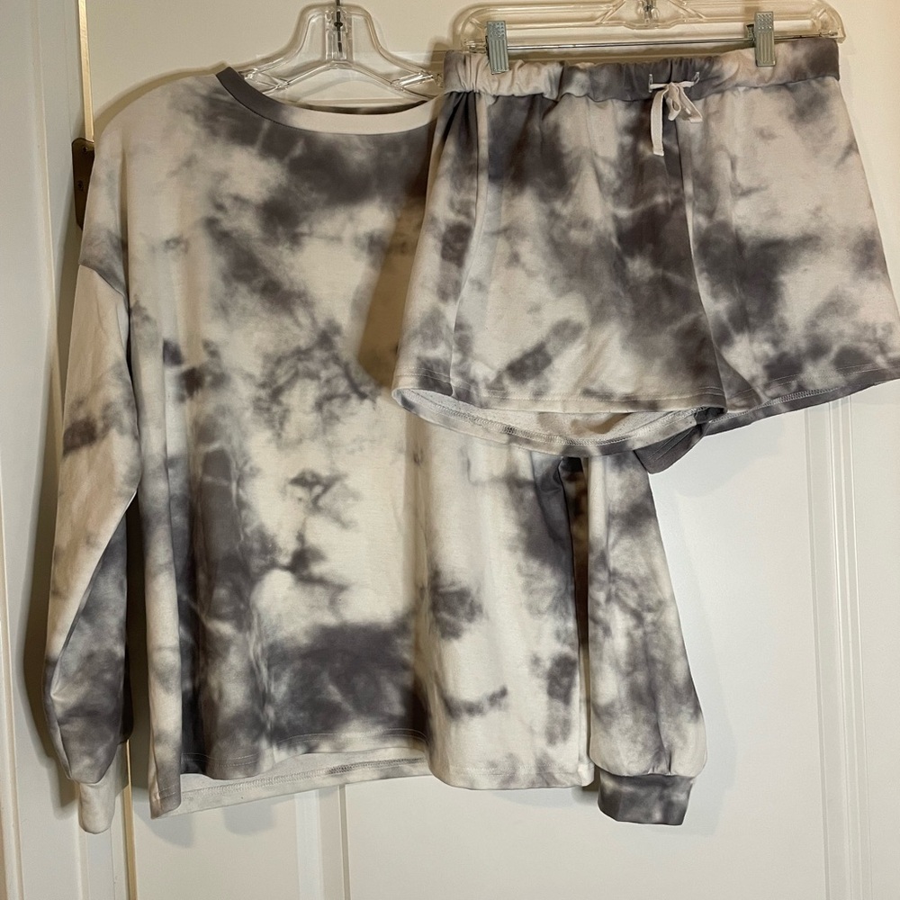 2 piece grey/white tie dye lounge set size S